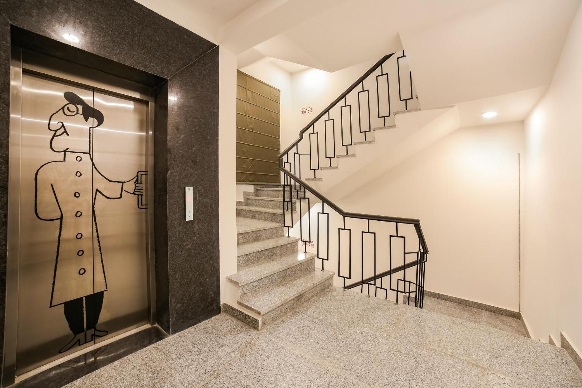 Отель Super Townhouse Near Appu Ghar Гургаон Экстерьер фото
